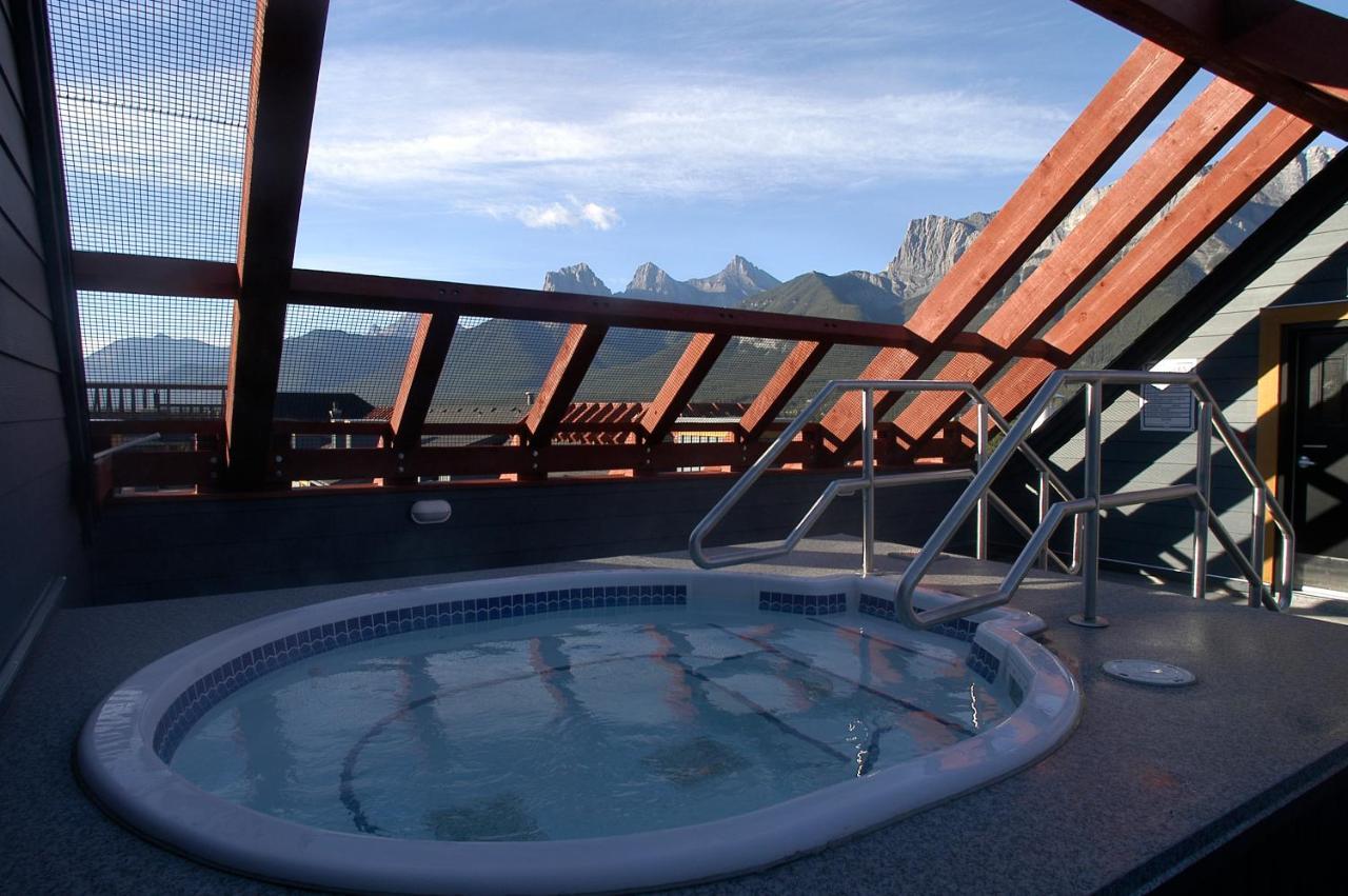Apartment 405 Bear Creek Crossing Канмор Екстериор снимка