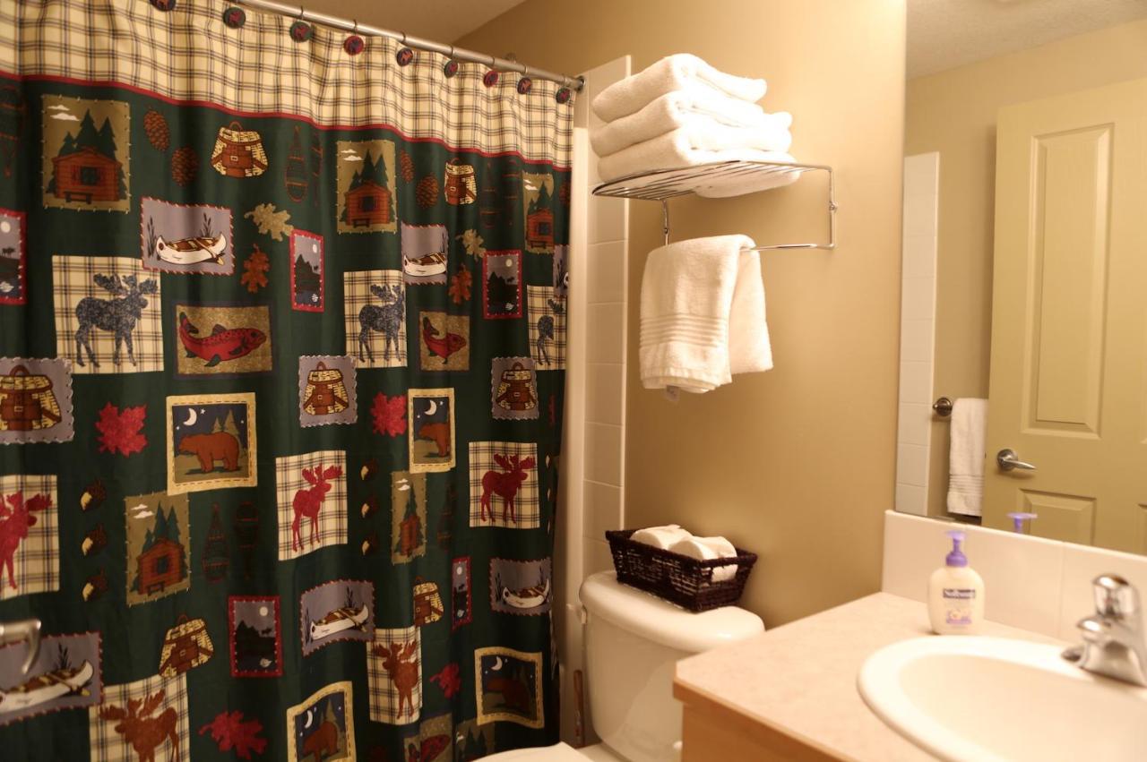 Apartment 405 Bear Creek Crossing Канмор Екстериор снимка
